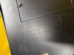 OSŁONA OBUDOWA TUNELU ŚRODKOWEGO PRAWA PEUGEOT 308 II T9 EU