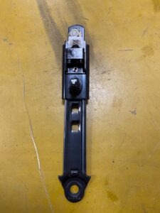 LEWY PRAWY SUWAK REGULACJA PASA INFINITI Q50