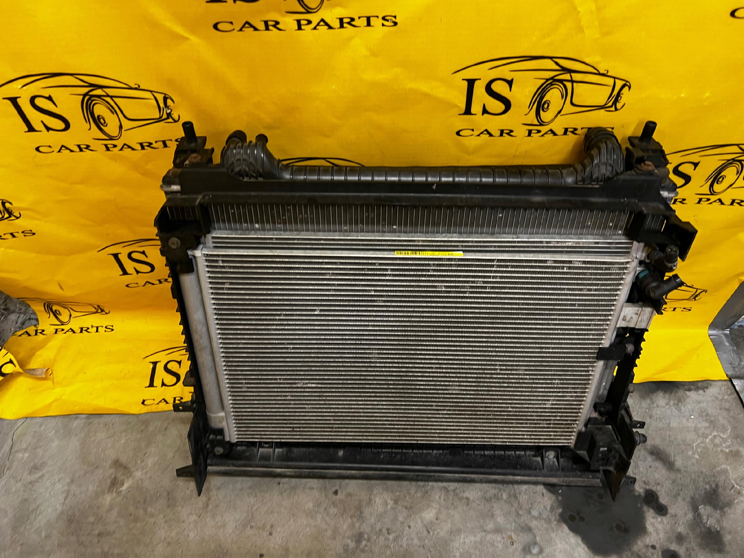 KOMPLET CHŁODNICE WODY KLIMATYZACJI WENTYLATOR RANGE ROVER VELAR L560 2.0D