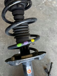 MCPHERSON LEWY PRZÓD NOGA AMORTYZATOR ZWROTNICA DACIA SANDERO III 3 1.0 SCE