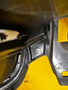 OBUDOWA OSŁONA KOLUMNY KIEROWNICZEJ LICZNIKA FORD FUSION LIFT USA