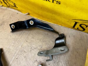 KOMPLET ZAWIASY MASKI POKRYWY SILNIKA FORD EXPLORER VI CARBONIZED GRAY