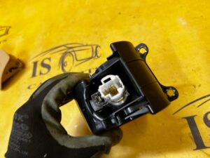 POPIELNICZKA SCHOWEK TUNELU ŚRODKOWEGO PORSCHE MACAN 95B