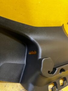 OSŁONA POSZYCIE SŁUPKA TYŁ C PRAWA PRAWE DACIA SANDERO III 2023R