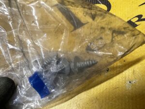 PODSTAWA RAMKA TABLICY REJESTRACYJNEJ PRZÓD FORD BRONCO RAPTOR 21- NOWA OEM