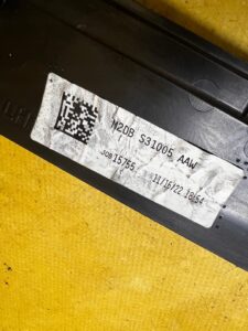 PLASTIK OSŁONA LISTWA DACHU LEWA FORD BRONCO 21-