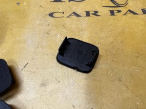 OSŁONA ZAŚLEPKA TUNELU ŚRODKOWEGO FORD FIESTA MK8