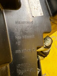 ŚLIZG MOCOWANIE WSPORNIK ZDERZAKA TYŁ LEWY PORSCHE MACAN 95B