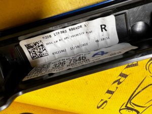 LISTWA BŁOTNIKA TYŁ LEWY FORD BRONCO 21- VELOCITY BLUE PEARL METALIC