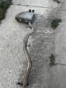 WYDECH TŁUMIK KOŃCOWY TYŁ TYLNY RURA RANGE ROVER VELAR L560 2.0D