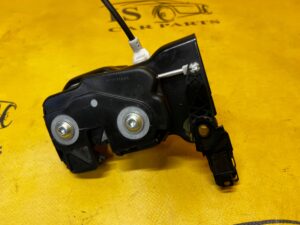 RYGIEL RĄCZKA UCHWYT KANAPY TYŁ LEWY MERCEDES CLS W218 SHOOTING BRAKE