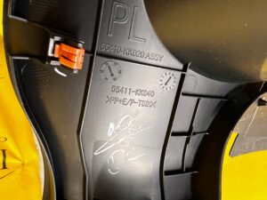 RAMKA OSŁONA OBUDOWA DASZEK LICZNIKA ZEGARÓW TOYOTA HILUX VIII 8