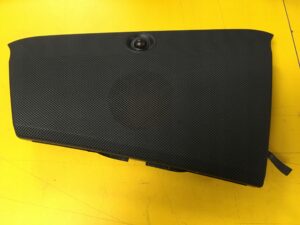 OSŁONA MASKOWNICA GŁOŚNIKA DESKI INFINITI Q30