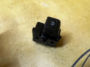 PANEL PRZEŁĄCZNIK SZYB TYŁ LEWY 4 DRZWI FORD BRONCO 21-