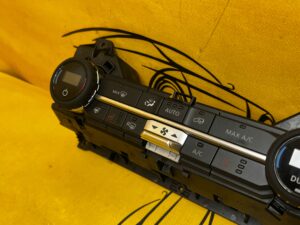 PRZEŁĄCZNIK PANEL STEROWANIA KLIMATYZACJI FORD BRONCO 21-