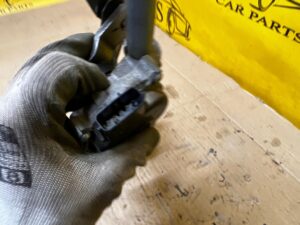 MECHANIZM SILNIK WYCIERACZEK PRZÓD DACIA DOKKER LODGY EU