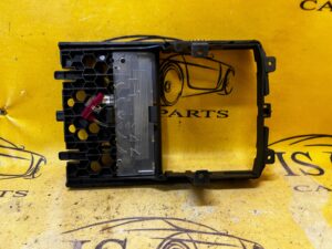 RAMKA OSŁONA UCHWYTU NA KUBKI TUNELU BMW 5 G30