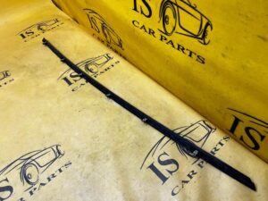 USZCZELKA LISTWA SZYBY CZOŁOWEJ PRZÓD LEWY FORD EXPLORER VI MK6