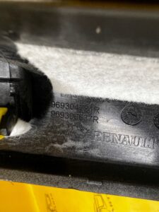 LISTWA UCHWYT UCHWYTU KONSOLI ŚRODKOWEJ PRAWA PRAWY RENAULT KADJAR EU