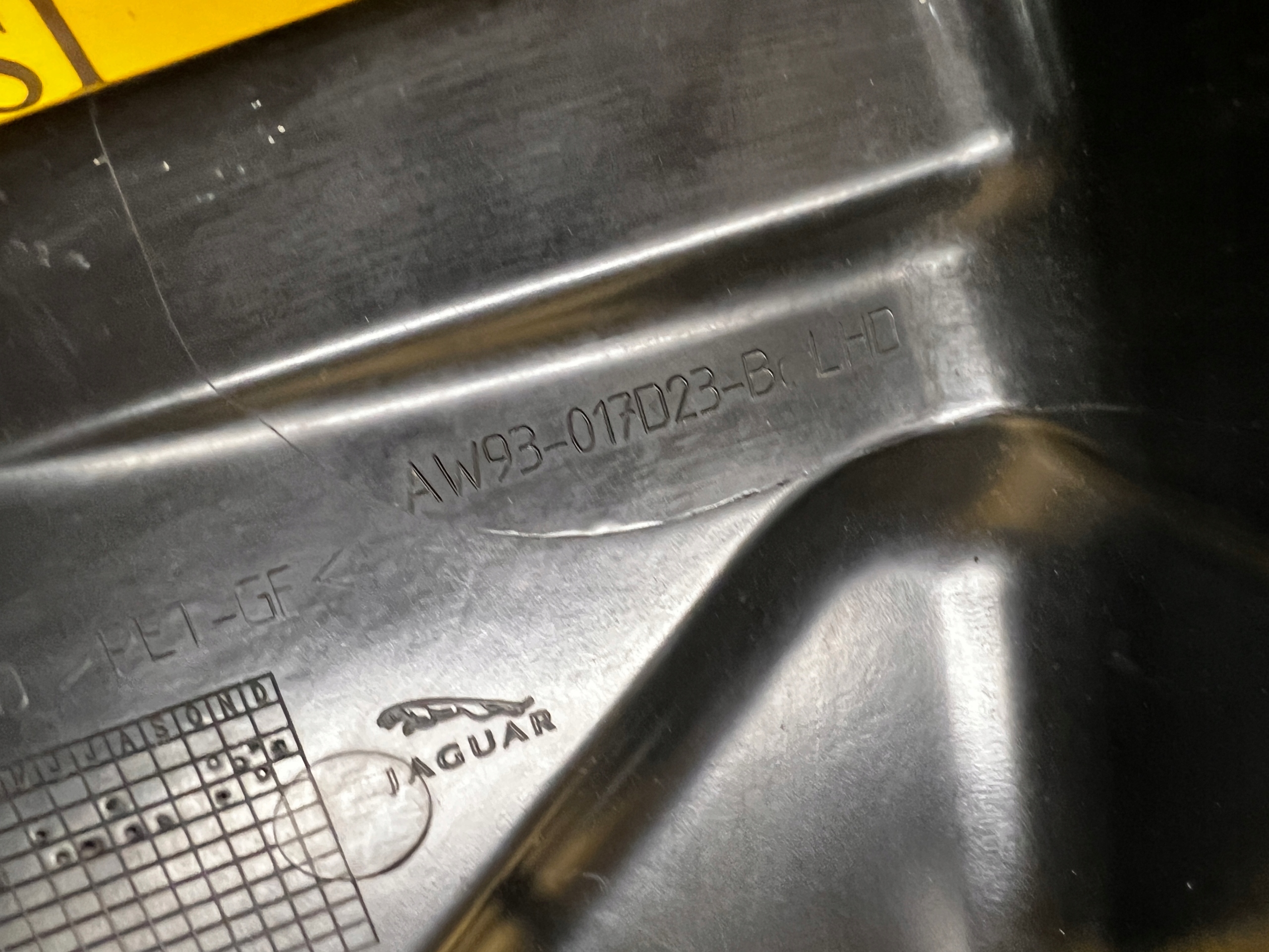 OSŁONA ŚCIANY GRODZIOWEJ JAGUAR XJ X351