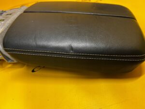 PODŁOKIETNIK TUNELU ŚRODKOWEGO SKÓRA AUDI SQ7 Q7 4M0