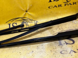 KOMPLET RAMIONA PIÓRA WYCIERACZEK AUDI A8 D4