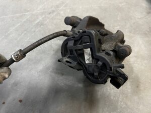 ZACISK HAMULCOWY ELEKTRYCZNY TYŁ PRAWY VOLVO XC90 II