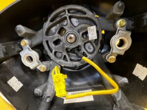 KIEROWNICA KOLUMNA KIEROWNICZA PAJĄK MANETKI CHEVROLET CORVETTE C5 97-04