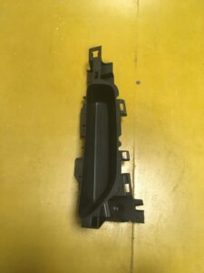 UCHWYT SCHOWEK 7 OSÓB PEUGEOT 5008 P87 N.M. 17R