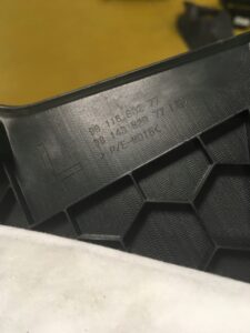 OSŁONA ZAŚLEPKA PLASTIK PEUGEOT 5008 P87 N.M. 17R