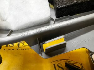 POSZYCIE OSŁONA OBUDOWA SŁUPKA TYŁ D LEWY MERCEDES GL X166 GRAY