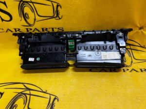 ŚRODKOWA KRATKA NAWIEWU LR DISCOVERY V L550 LIFT