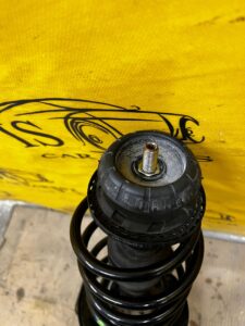 MCPHERSON PRAWY PRZÓD NOGA AMORTYZATOR ZWROTNICA DACIA SANDERO III 3 1.0TCE