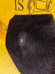 TAPICERKA OSŁONA KONSOLI ŚRODKOWEJ PRZÓD LEWY TESLA MODEL 3 PRZEDLIFT