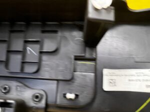 TAPICERKA BOCZEK BAGAŻNIKA TYŁ PRAWY PRAWA GŁOŚNIK 4 DRZWI FORD BRONCO 21-