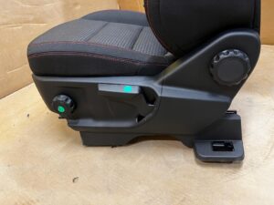 KOMPLET FOTELE MATERIAŁOWE WNĘTRZE TUNEL ŚRODKOWY FORD KUGA ST-LINE MK3