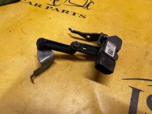 CZUJNIK POZIOMOWANIA ŚWIATEŁ TYŁ PRAWY VOLVO XC90 II