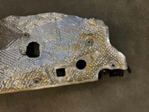 BLACHA OSŁONA TERMICZNA PORSCHE MACAN 95B