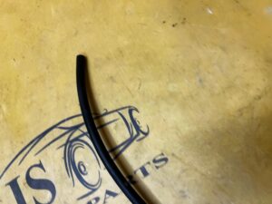 PRZEWÓD ODPOWIETRZAJĄCY AKUMULATORA FORD EXPLORER MK6