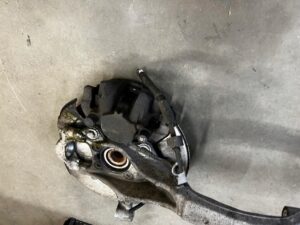 ZWROTNICA PIASTA TARCZA ZACISK PRZÓD PRAWY VOLVO XC90 II 2.0 D D4