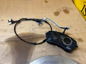 KOMPLET TARCZE KLOCKI HAMULCOWE PRZÓD LAND ROVER DEFENDER II L663