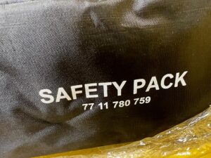 ZESTAW BEZPIECZEŃSTWA KAMIZELKA TRÓJKĄT APTECZKA ORYGINALNY RENAULT