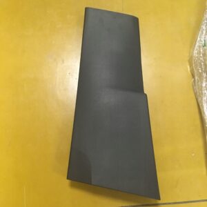 OSŁONA SŁUPKA B LEWA PEUGEOT 3008 P84 II 17R->