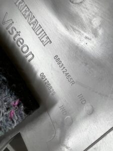 OSŁONA OBUDOWA ZAŚLEPKA TUNELU PRAWA RENAULT ZOE I Z.E.