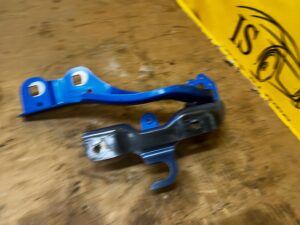 ZAWIASY MASKI POKRYWY SILNIKA FORD BRONCO 21- VELOCITY BLUE PEARL METALLIC