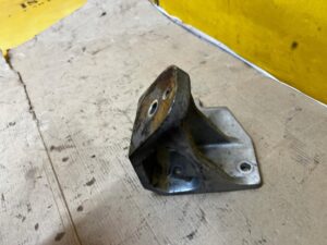 ŁAPA PODUSZKA PODPORA SILNIKA PRAWA CHEVROLET CORVETTE C5 97-04