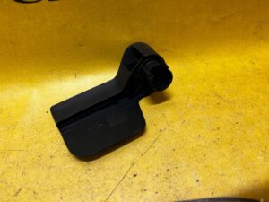 KLAMKA RĄCZKA DO OTWIERANIA MASKI AUDI A8 D5 4N