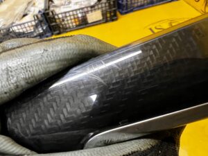 KRATKA NAWIEWU PRZÓD PRAWY PRAWA CARBON FORD PUMA MK2 FIESTA MK8