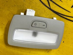 LAMPKA OŚWIETLENIE PODSUFITKI WNĘTRZA KABINY DACIA SANDERO III 2023R