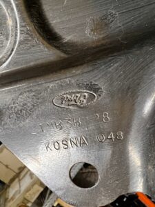 BELKA ROZPÓRKA WSPORNIK KIELICHÓW PRZÓD FORD EXPLORER MK6